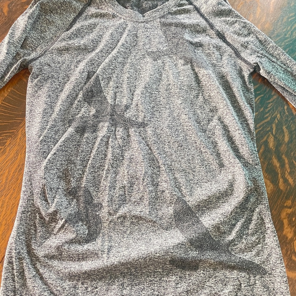 Grey Oiselle flyte long sleeve grey shirt